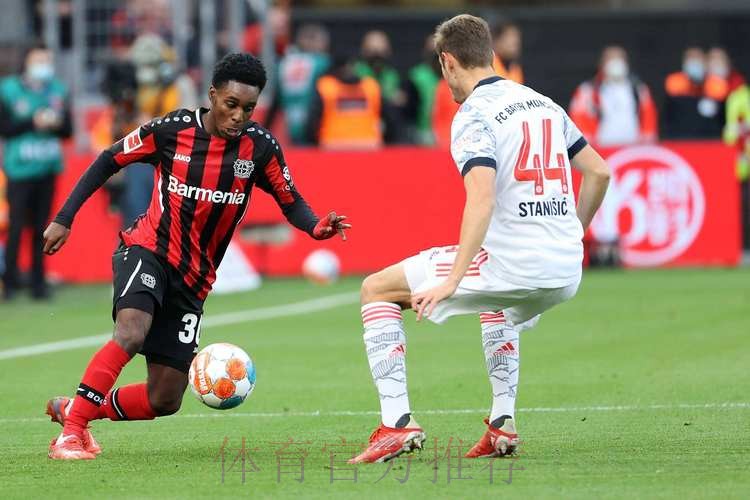 图片报:皇马有意勒沃库森双星穆萨-迪亚比和弗林蓬 图片报:皇马有意勒沃库森双星穆萨-迪亚比和弗林蓬